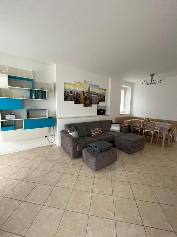 Cottage Il Cigno Con Accesso Al Lago - Como Lake Dervio Exteriör bild
